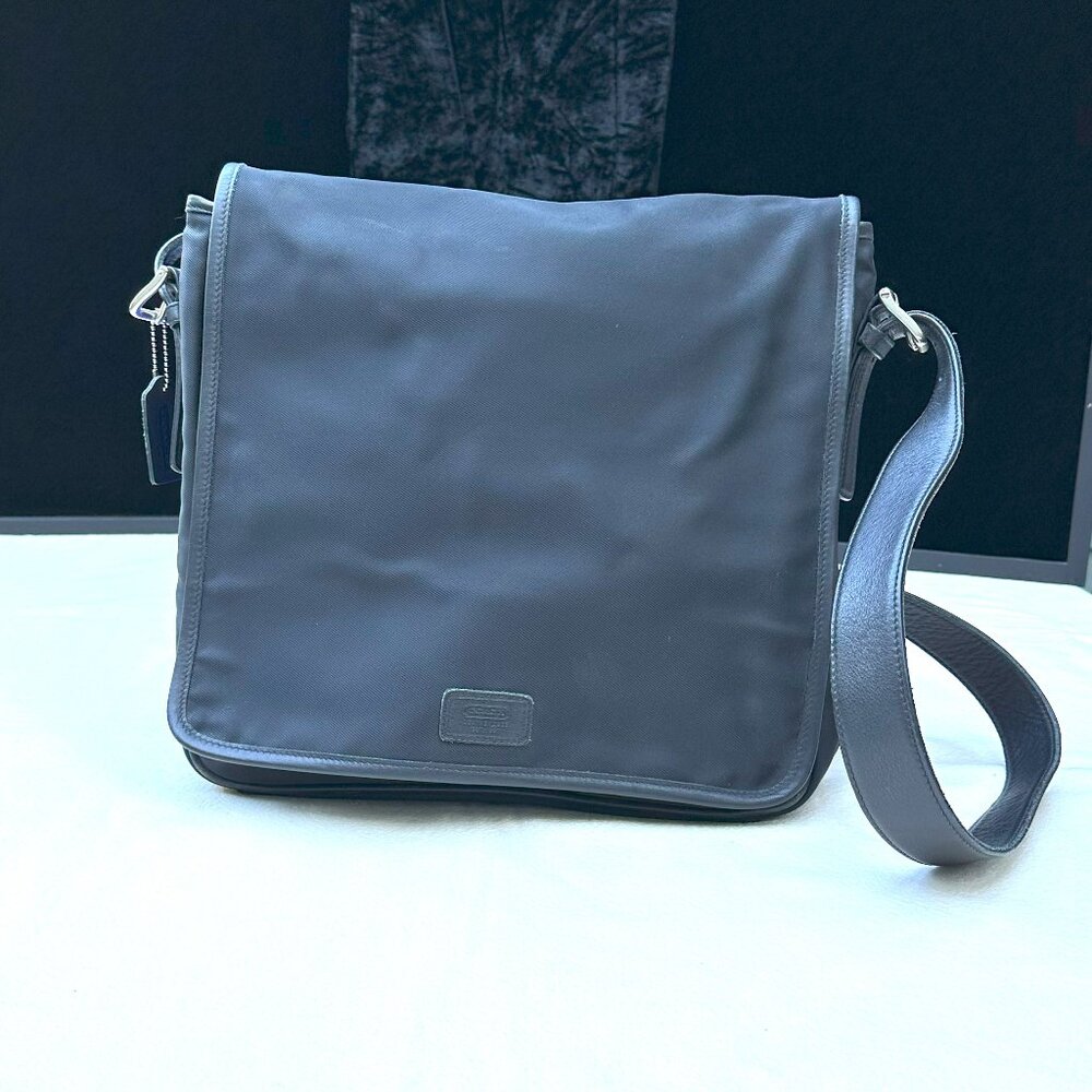Coach Vintage 5109 Nyon/Canvas Leather Vertical Messenger Bag